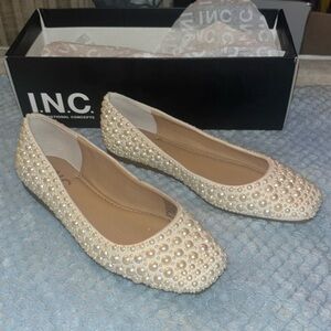 HOST PIC! ❤️I.N.C Pearl Flats! Brand New! 2/140$!